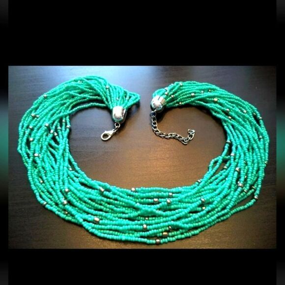 STUNNING VINTAGE ESTATE MULTI STRAND CORAL GLASS BEADED 24" NECKLACE - Picture 1 of 1